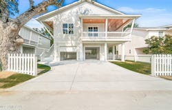 218 Demetz Avenue, Pass Christian, MS 39571