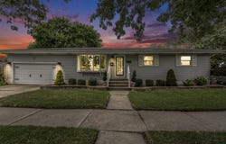 1924 Tulip Lane, Munster, IN 46321