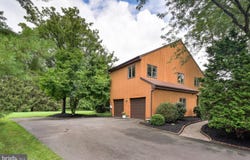 6 ARNOLD DRIVE, PRINCETON JUNCTION, NJ 08550