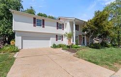 1806 Summer Lake Drive, Chesterfield, MO 63017