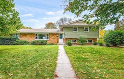 423 Wood Road, ROCKFORD, IL 61107