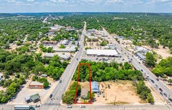 208 Lemos St, Kerrville, TX 78028