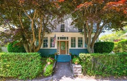 24 Old Beach Road, Newport, RI 02840