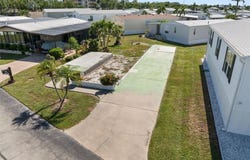 280 Yorkshire Avenue, Fort Myers, FL 33908