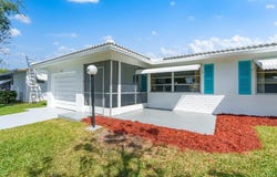 8561 NW 17th Pl, Plantation, FL 33322