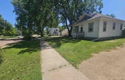 615 NW 1st St, Madison, SD 57042
