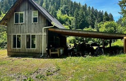 1433 E CANAL CREEK RD, Waldport, OR 97394