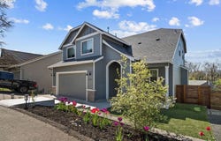 6635 LARISSA Ln, Gladstone, OR 97027