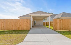 101 Foxglove Way, Youngsville, LA 70592