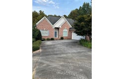 315 Manor Court, Monroe, GA 30655