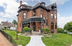 1328 Francis Street, St Joseph, MO 64501