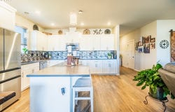 1053 S VINE ST, Canby, OR 97013