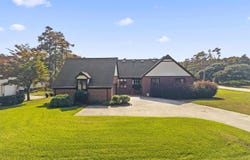 100 Stratton Lane, Manteo, NC 27954