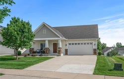 1034 36th Street W, Hastings, MN 55033