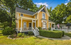 122 S Chestnut Street, Howell, MI 48843