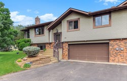 556 Donegal Circle, Shoreview, MN 55126