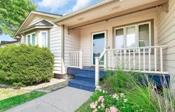 704 W 15th St, Newton, KS 67114