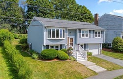 15 Wiseman Dr, Peabody, MA 01960