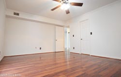 806 Lafontenay Ct, Louisville, KY 40223