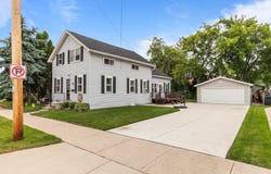 624 W 8TH Avenue, OSHKOSH, WI 54902-5857
