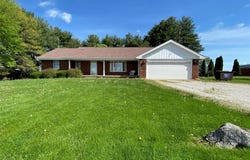 25127 N 16th Avenue, Nokomis, IL 62075