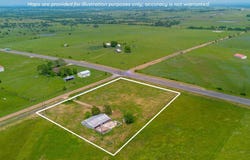 137 Knape RD, La Grange, TX 78945