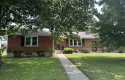 1324 Highland Ct., Marshall, MO 65340