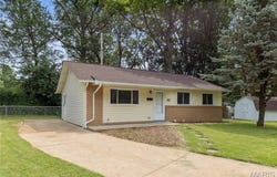 7040 Clover Lane, Hazelwood, MO 63042