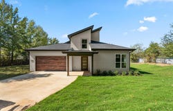 1360 S Brad Circle, Lindale, TX 75771