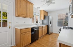 115 E Lincoln Avenue, Barrington, IL 60010