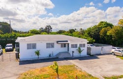 5290 Palm Ave, Hialeah, FL 33012