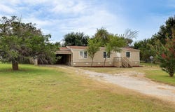206 Summit Ridge Court, Springtown, TX 76082