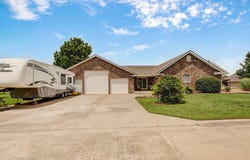 1485 S Village Lane, Bolivar, MO 65613