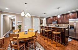 10243 Dorsey Pointe Cir, Louisville, KY 40223