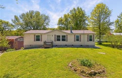 8205 E 255th Terrace, Freeman, MO 64746