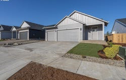 709 Tigerlilly ST, Silverton, OR 97381