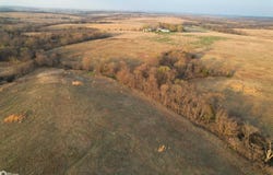 3301 Elba Avenue, Eddyville, IA 52553
