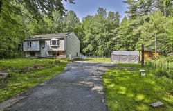 28 Shelley Lane, New Boston, NH 03070