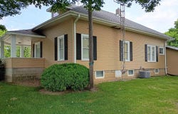 112 N Yale Street, Mentone, IN 46539