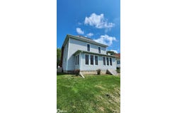 205 Park Street, Garwin, IA 50632