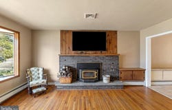 7 WALTON DRIVE, NEW HOPE, PA 18938
