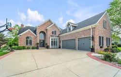 6606 Fieldstone Ct, Racine, WI 53402