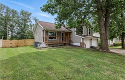 2735 S Peck Avenue, Independence, MO 64055