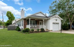16 Avenue A, Helmetta, NJ 08828
