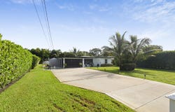 2417 Country Oaks Lane, Palm Beach Gardens, FL 33410