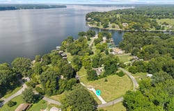 200 Aqua Vista Dr, Killen, AL 35645