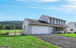 73 EDGEMONT Lane, NEWMANSTOWN, PA 17073
