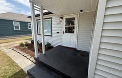9036 SE WASHINGTON ST, Portland, OR 97216
