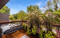 302 Olde Ingomar Ct, McCandless, PA 15237