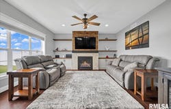 1302 HAMPTON Road, Washington, IL 61571